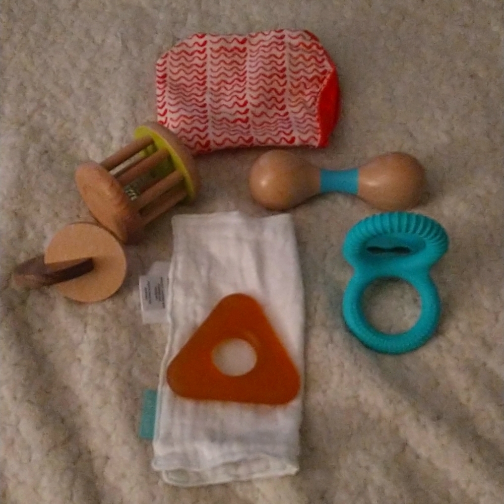 LOVEVERY Kit Lot of Toys